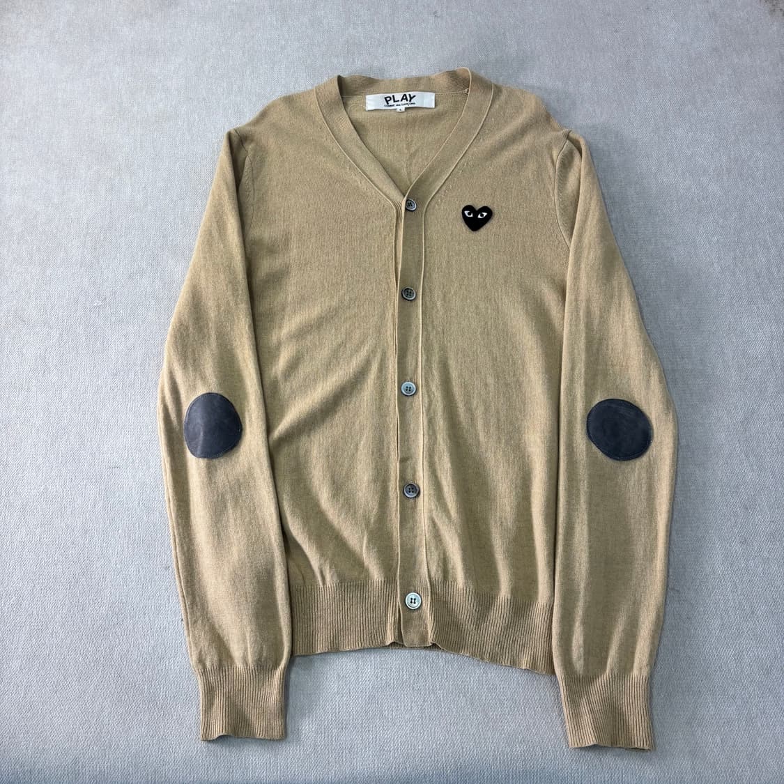 100 꼼데가르송 N-024 하트와펜 울 가디건 상품이미지1