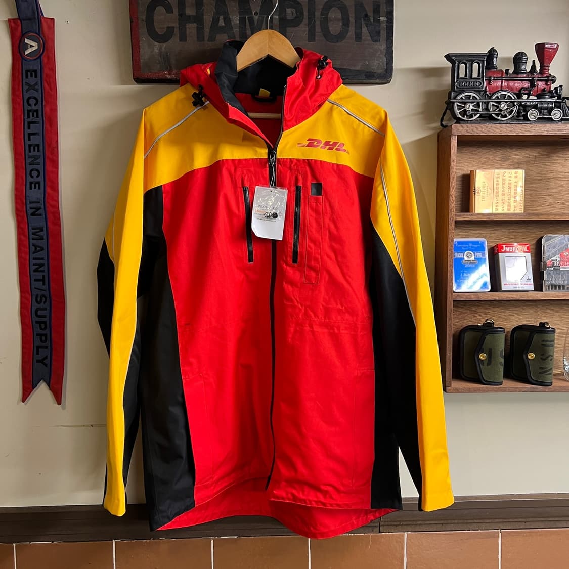 DHL Windbreaker Hoodie Large Regular 상품이미지8