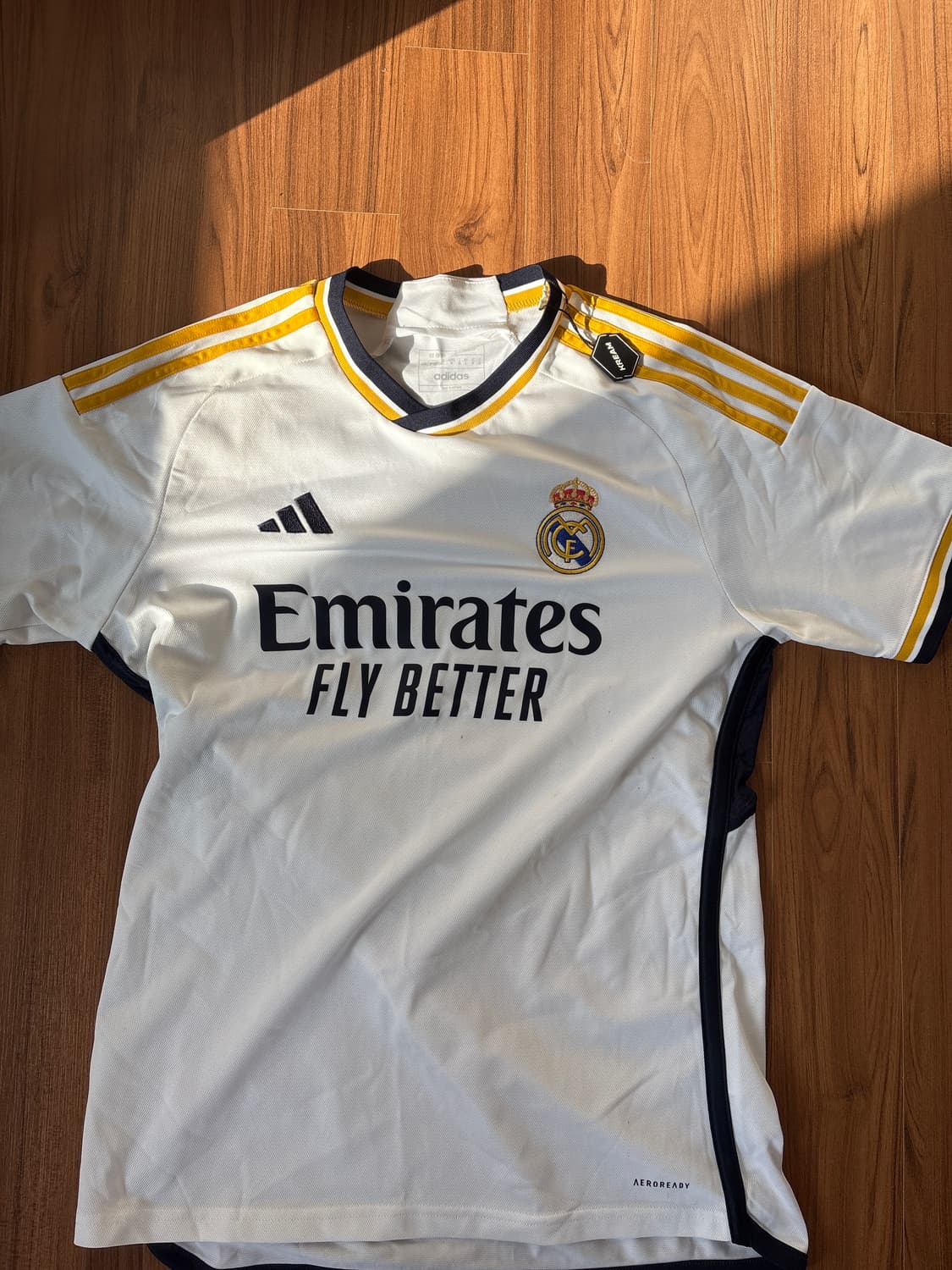 급처!!23/24 레알유니폼 크림에서산 정품 L 상품이미지2