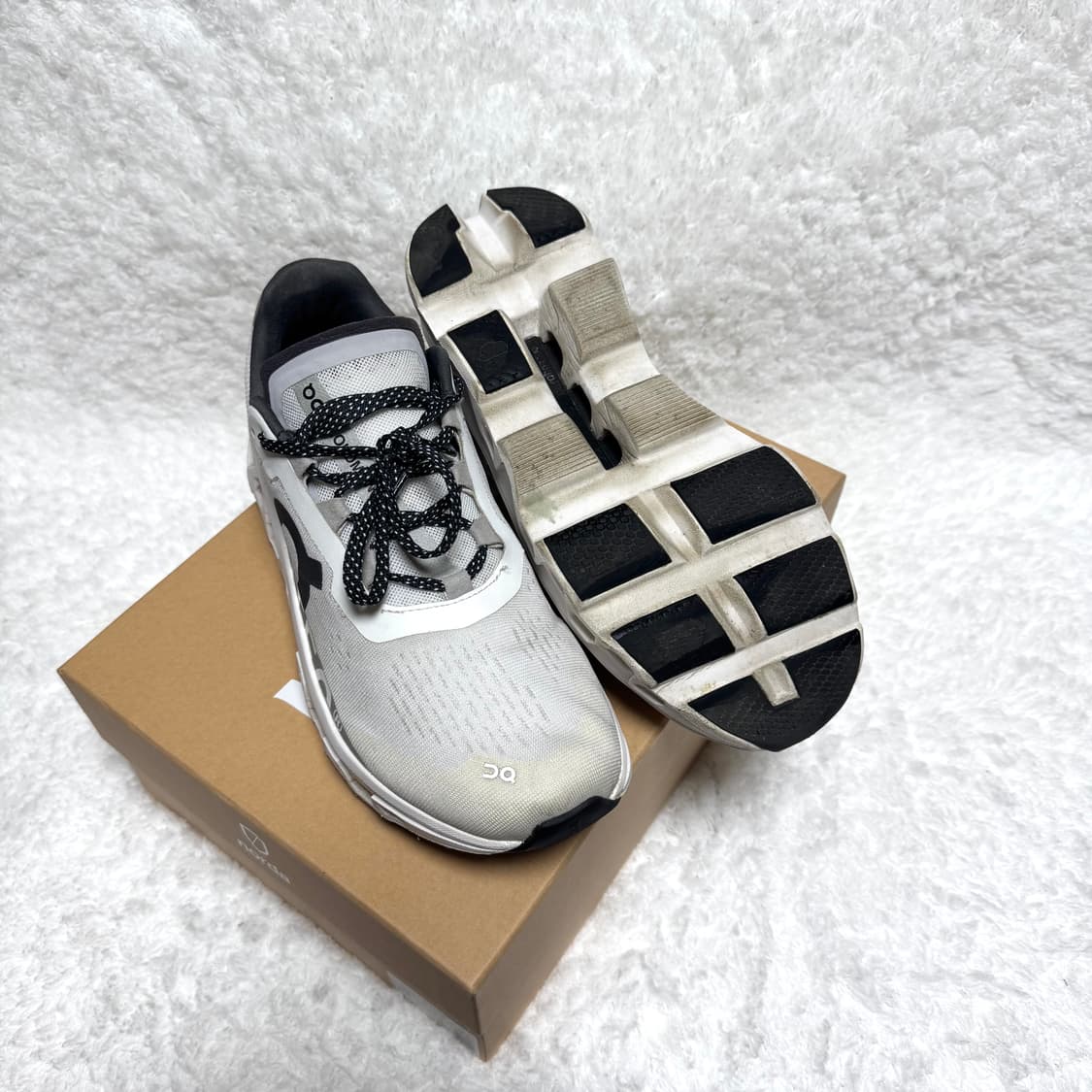 온러닝 클라우드몬스터 올 화이트 EU 42 / 265-270 상품이미지6