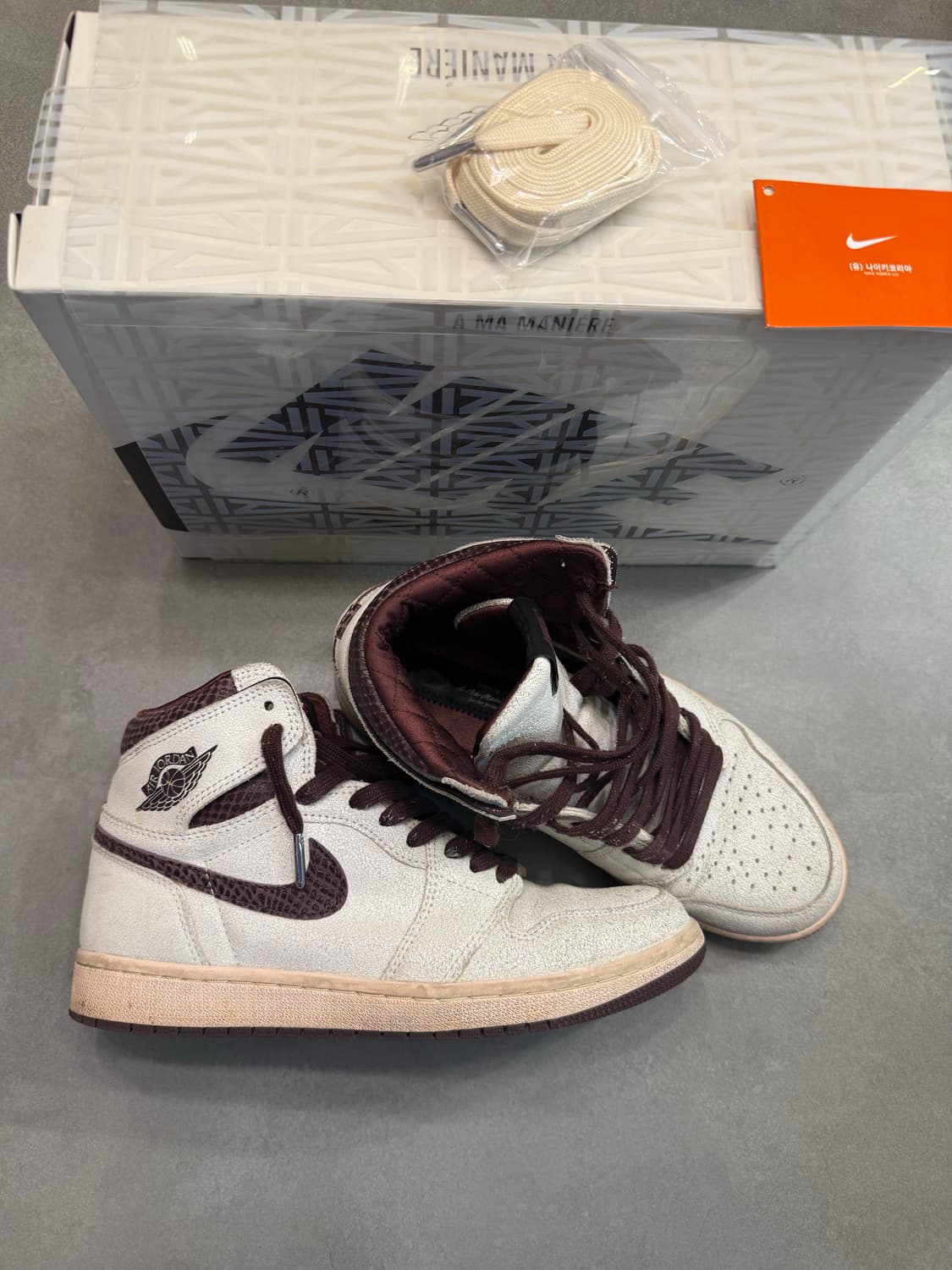 조던 1 x 아 마 마니에르 레트로 하이 OG SP 세일 앤 버건디 상품이미지1