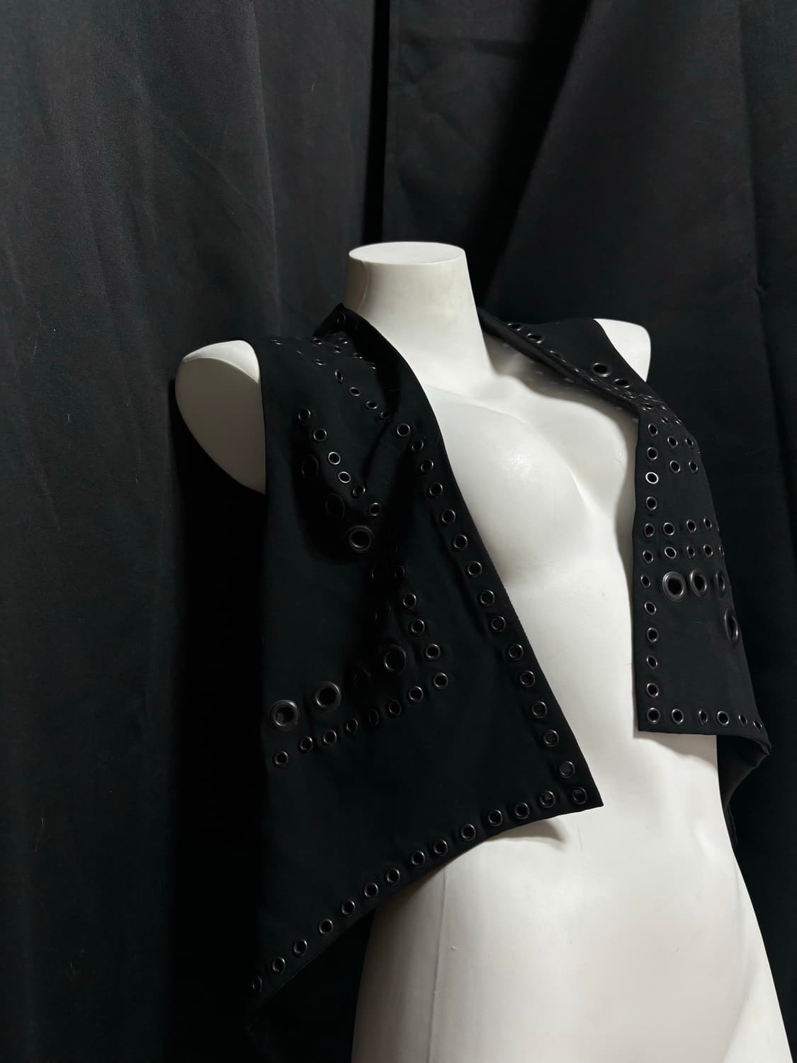 “Unknown” Eyelet Detail 00’s Design unba 상품이미지2
