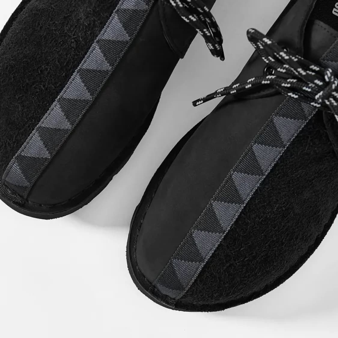 네이버후드 x 클락스 데저트 트랙 고어텍스 상품이미지1