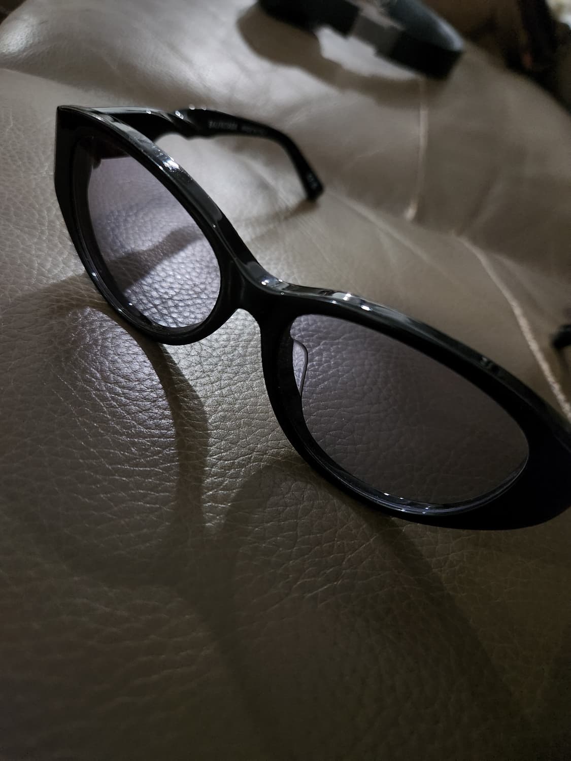 발렌시아가 트위스트 선글라스 상품이미지4