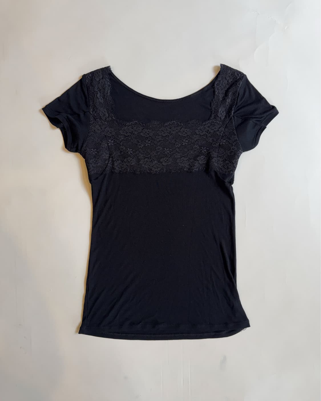 BLACK LACE PANEL TEE 상품이미지1