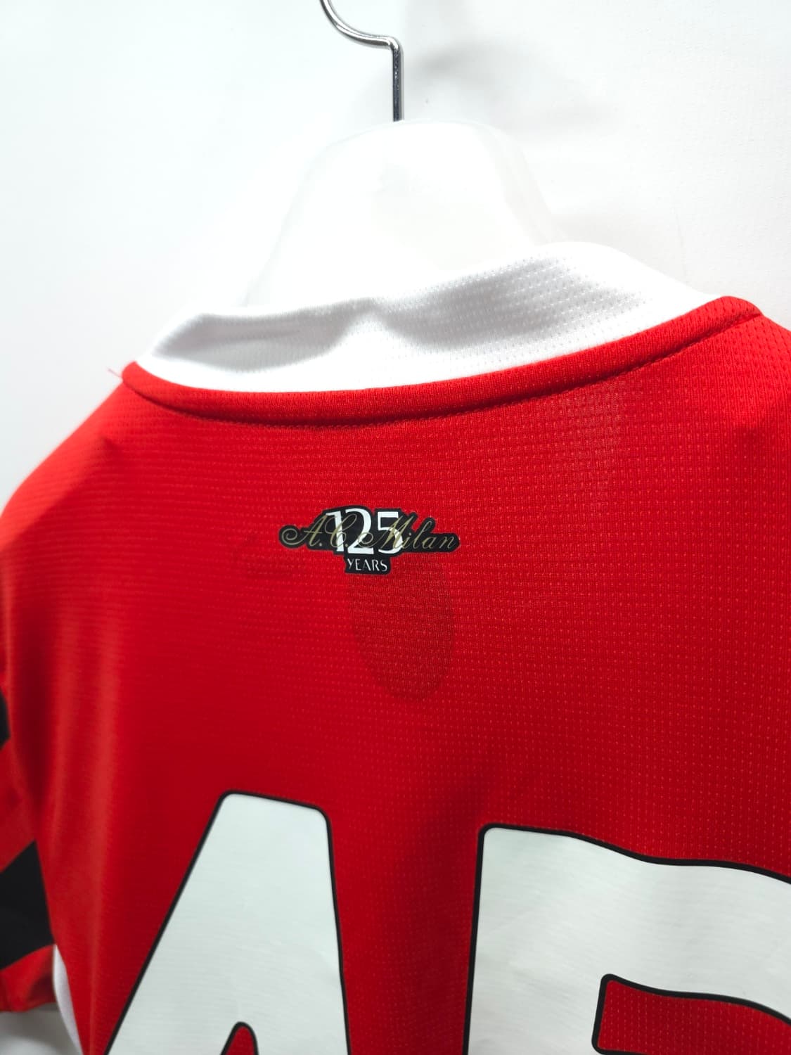 AC밀란 24-25 시즌 홈 유니폼 125주년 기념 저지 (45번 마킹) 상품이미지8