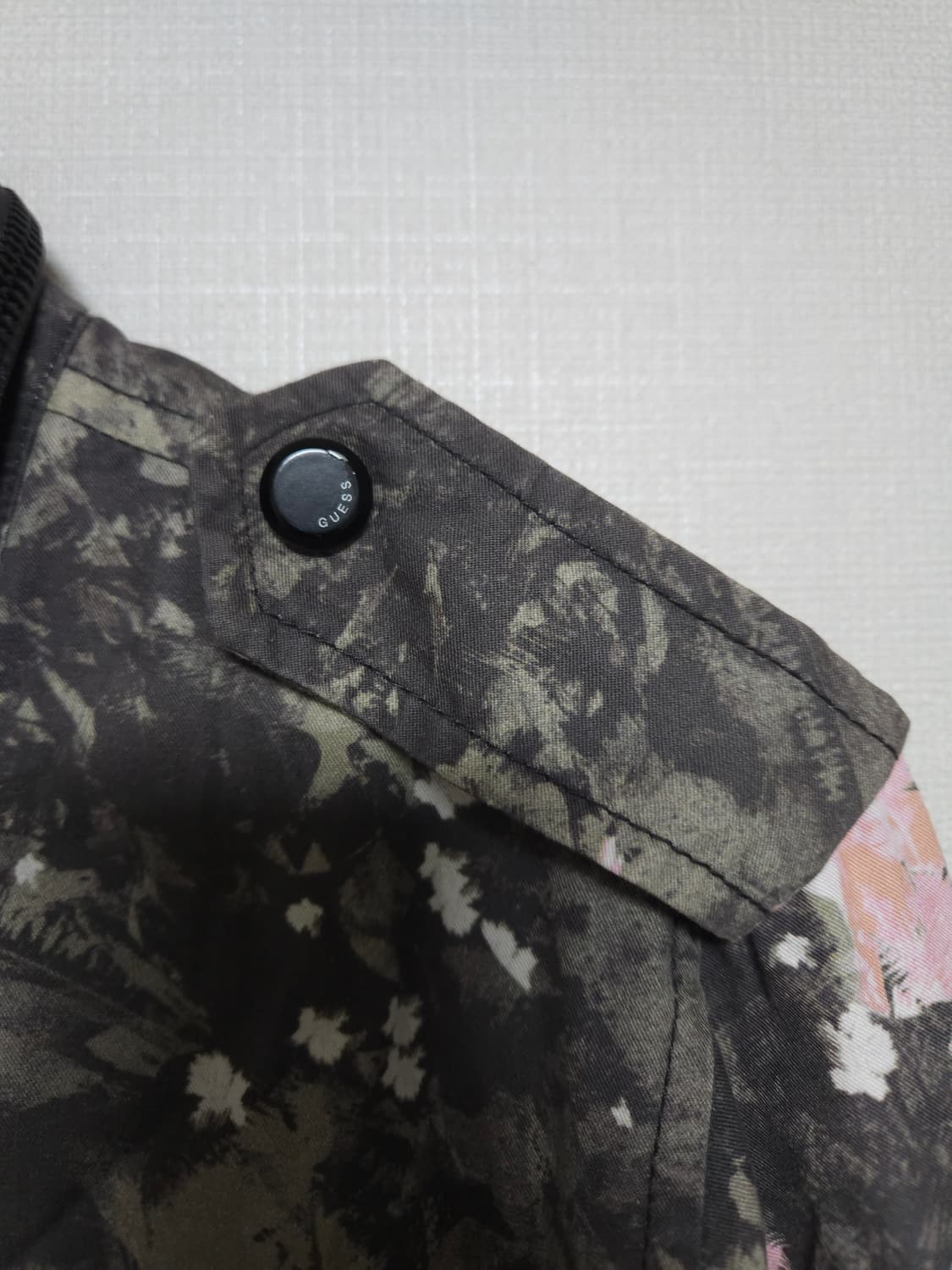 게스 체리블라썸 플라워 야상 자켓 (85/XS) 상품이미지4