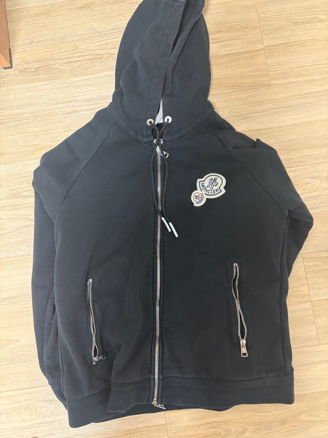 몽클레어 빅로고 후드집업판매 상품이미지2