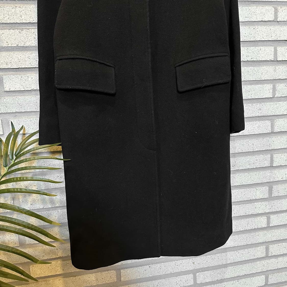 버버리 블루라벨 싱글 코트 카라넥 플랩포켓 디테일 블랙 상품이미지4