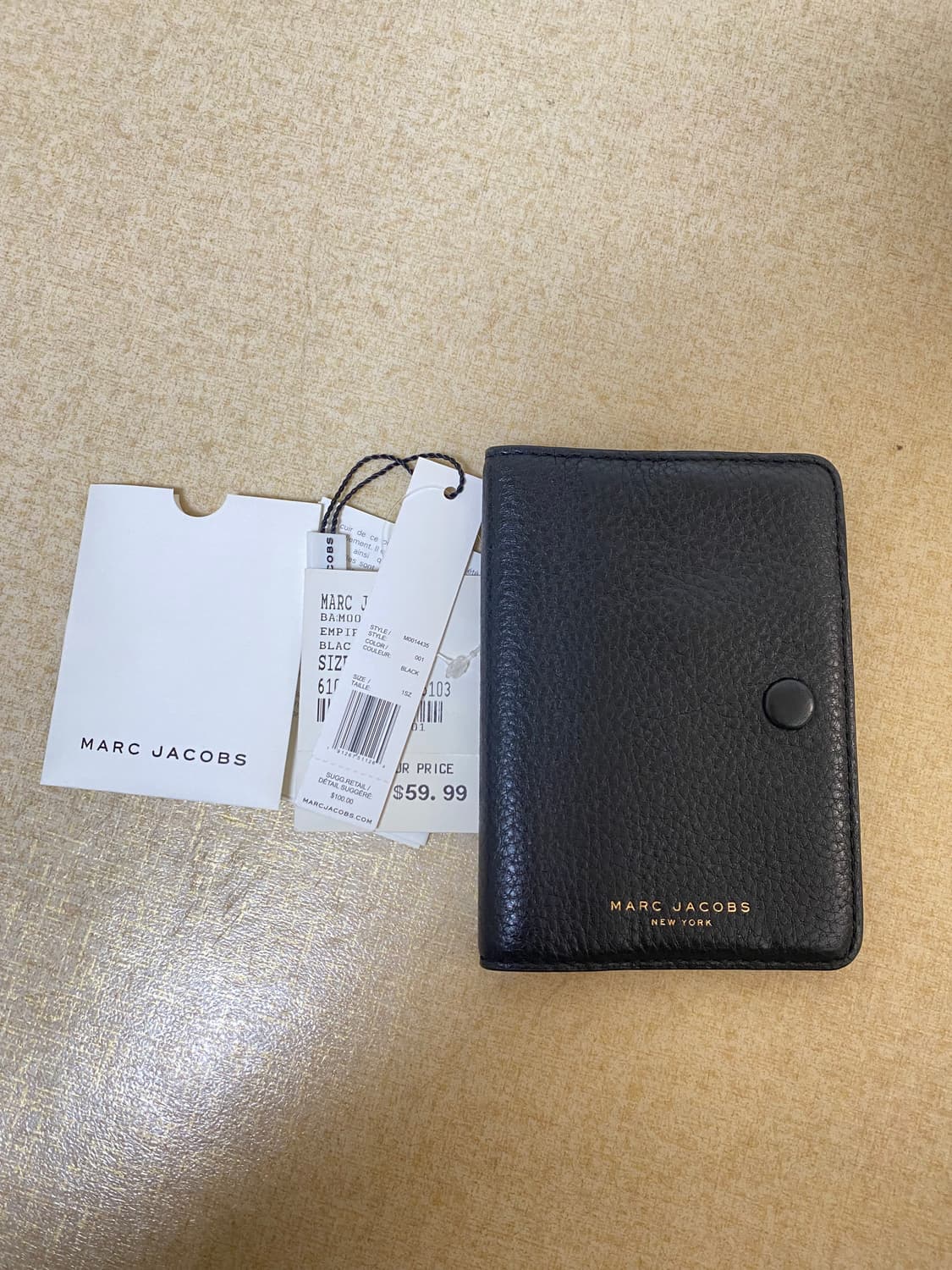 마크제이콥스 블랙 레더 여권 지갑 상품이미지1