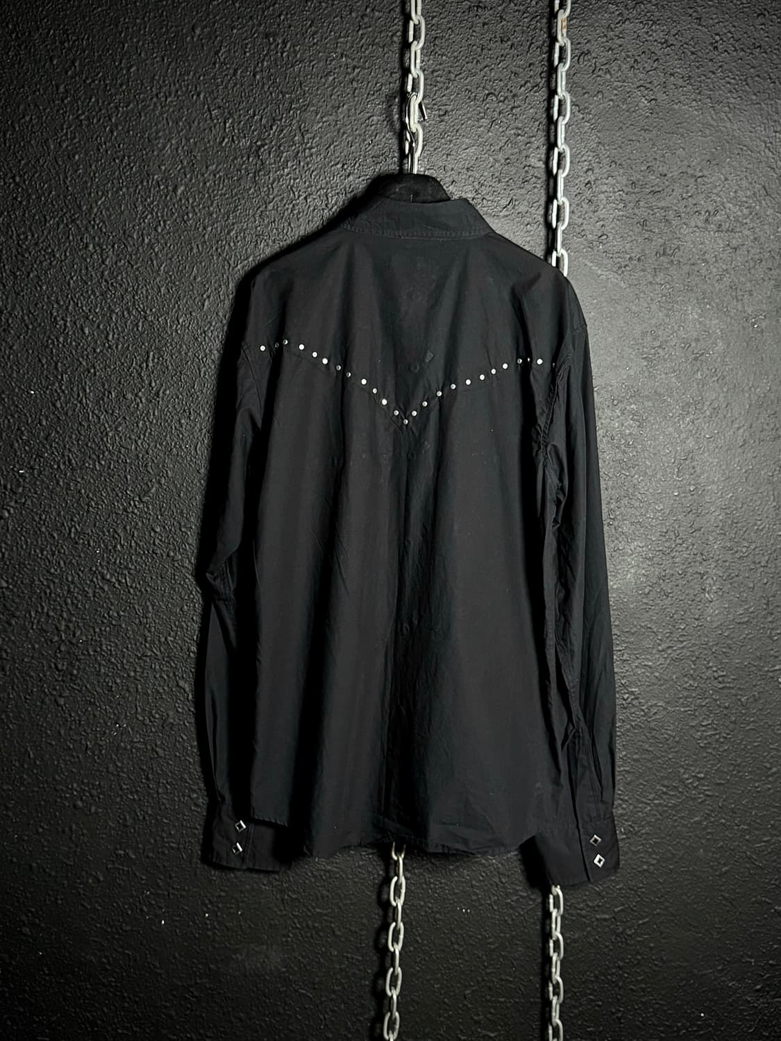 ΩMKΩΣ – Studded Black Western Shirt  블랙  상품이미지6