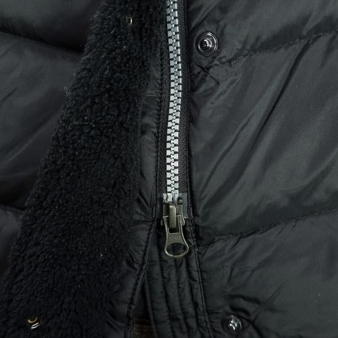 [노스페이스] 구스다운 슬림핏 롱패딩 블랙 M16828 상품이미지6