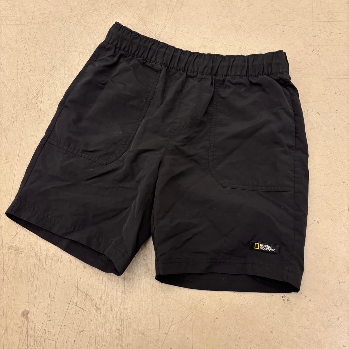 내셔널지오그래픽 블랙 스몰로고 반바지 상품이미지1