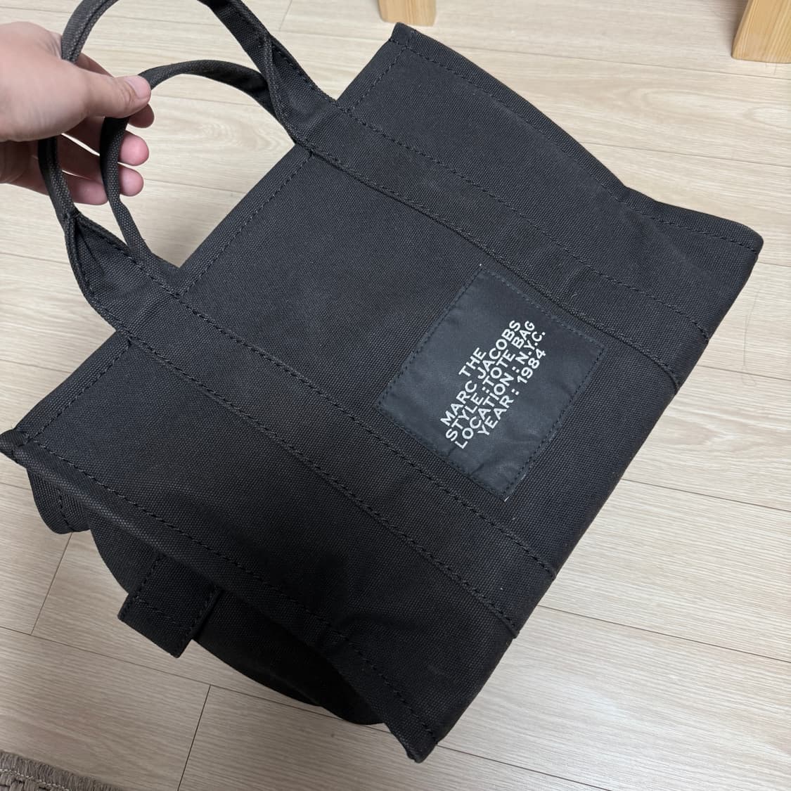 마크제이콥스 더 토트백 미듐 블랙 상품이미지4