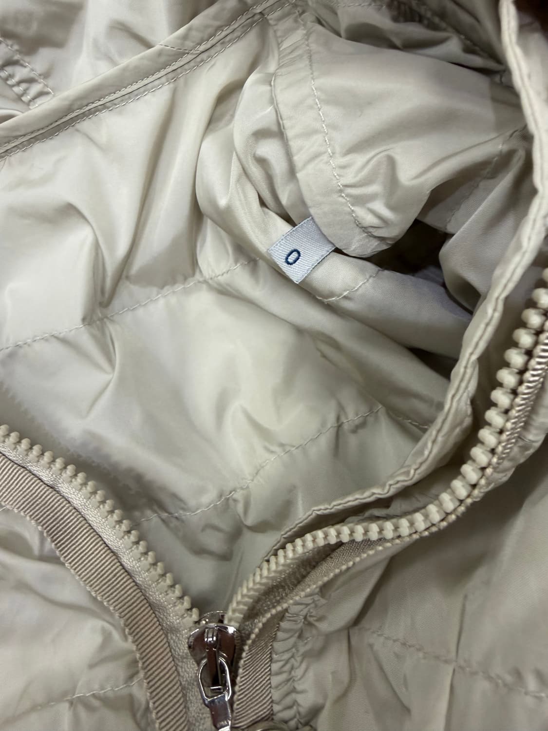 정품) 몽클레어 여성 칠부 오버핏 바람막이 0 상품이미지6