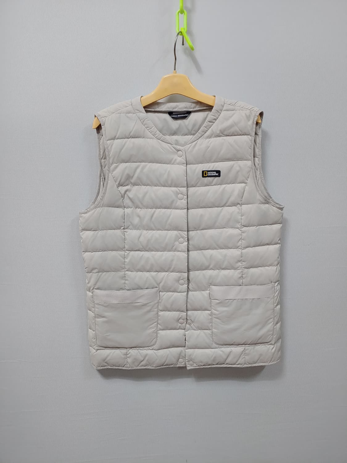 내셔널지오그래픽 패딩 조끼 아이보리 여성M 상품이미지1
