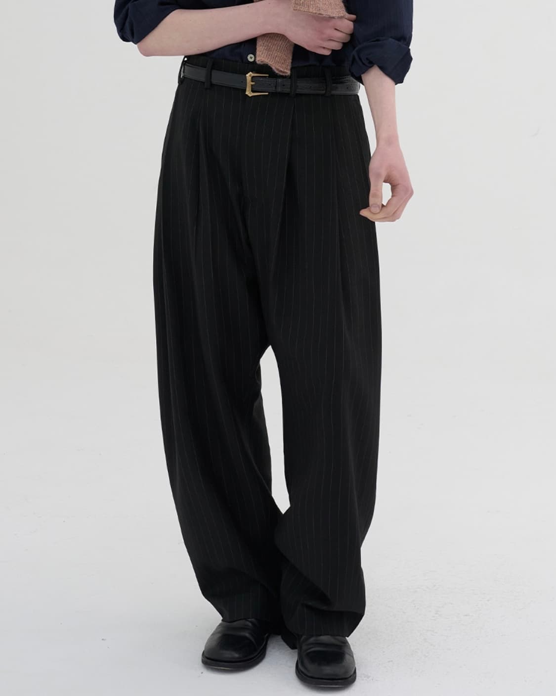 노운 와이드 테이퍼드 팬츠 (스트라이프) 상품이미지2