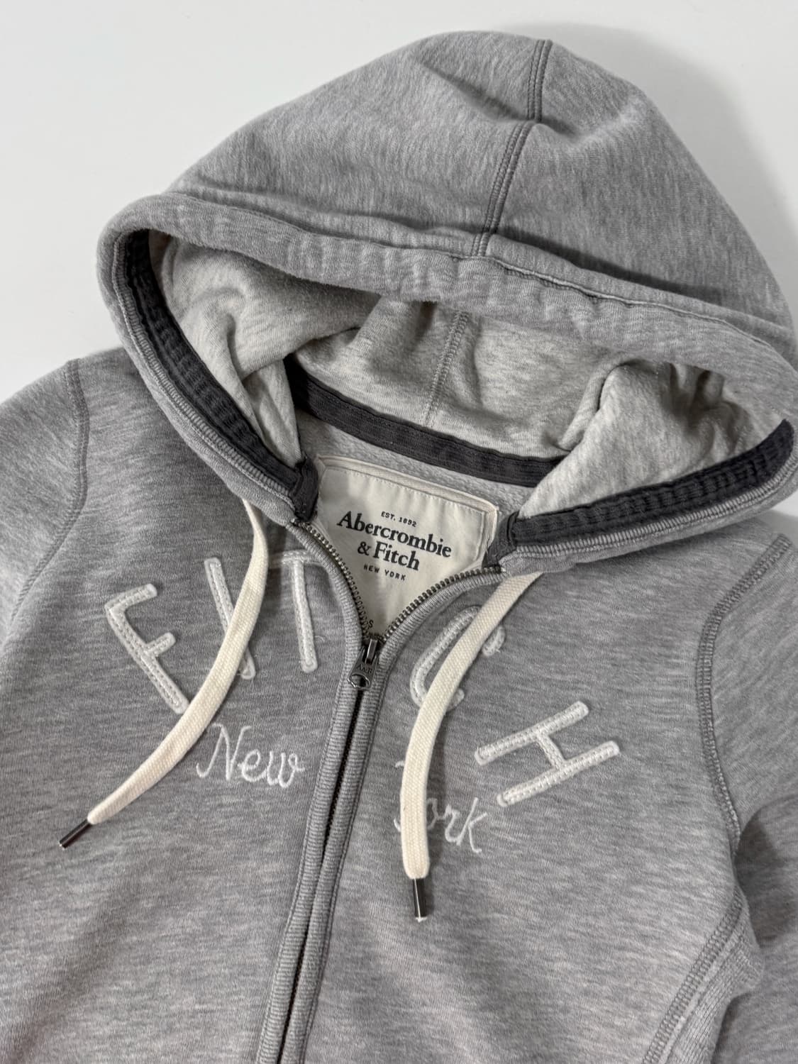 아베크롬비 00‘s 그레이 패치로고 스웻 후드집업 상품이미지2