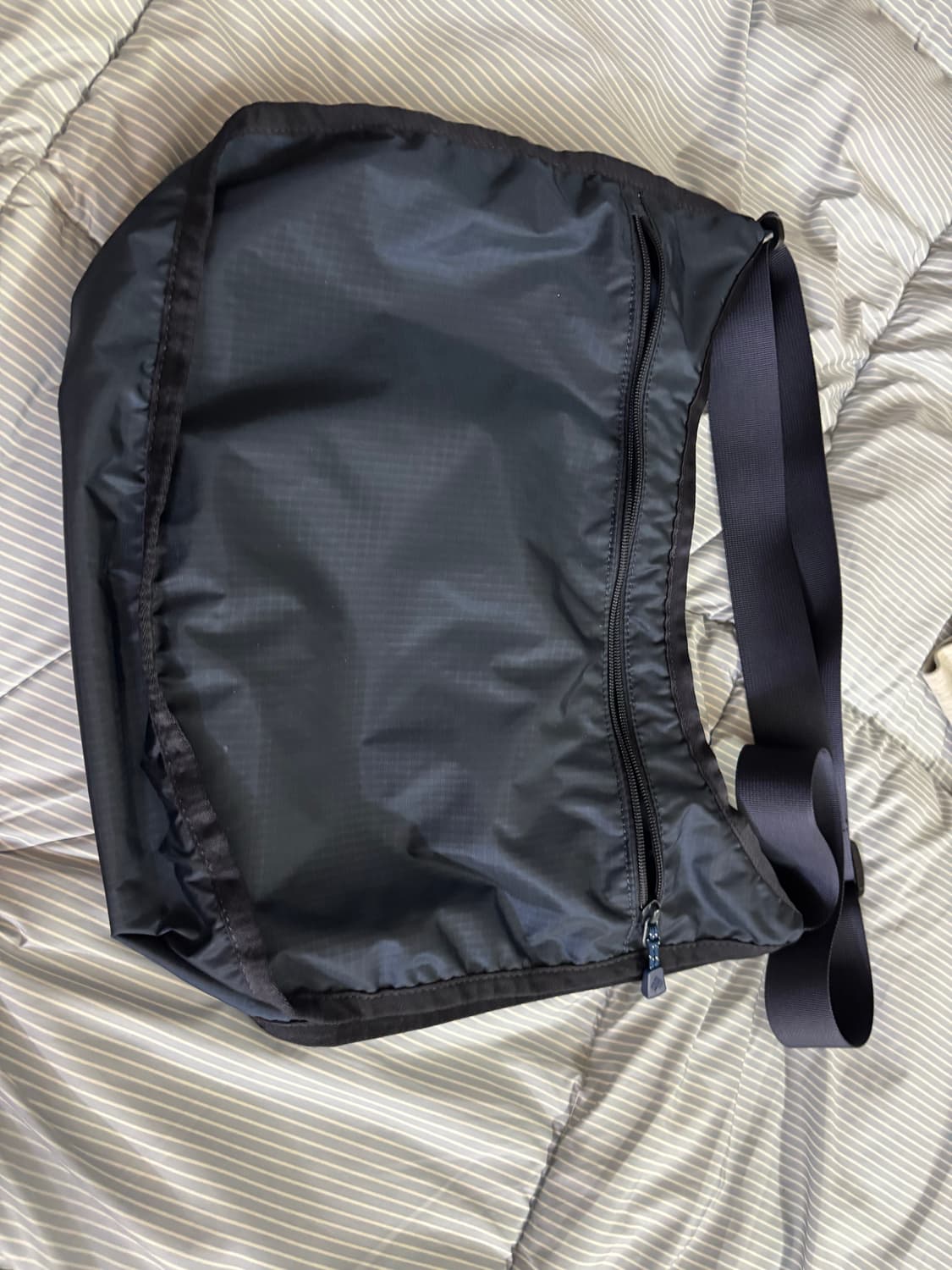 몽벨 크로스백 가방 상품이미지2