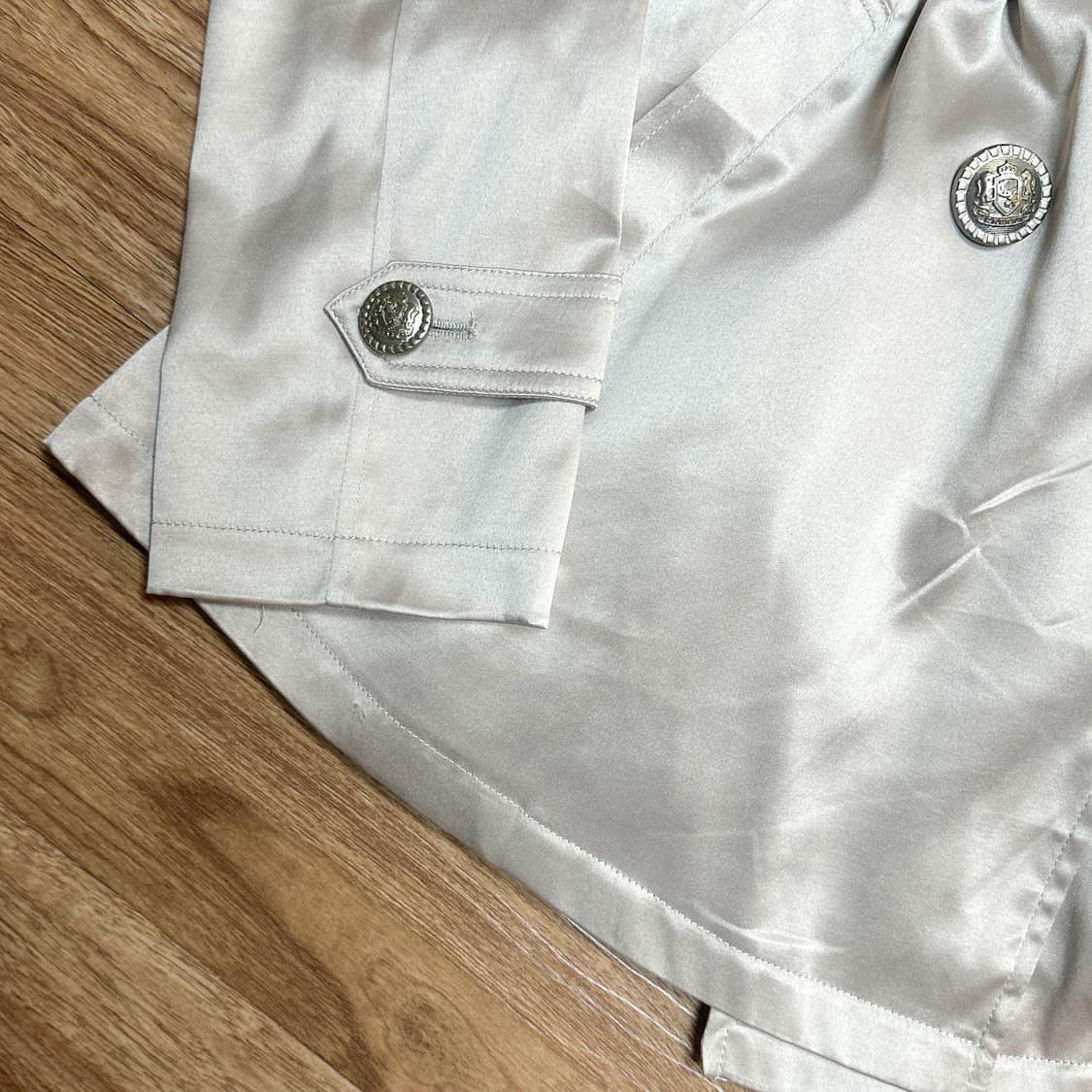 빈티지 라떼 금장 트렌치 코트 플라워 오네갸루 긱시크 리즈리사깔 로걀 상품이미지3