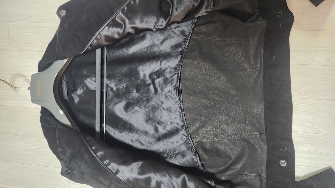 톰포드 25fw 캐시미어 스웨이드 트러커 블랙 54 상품이미지6