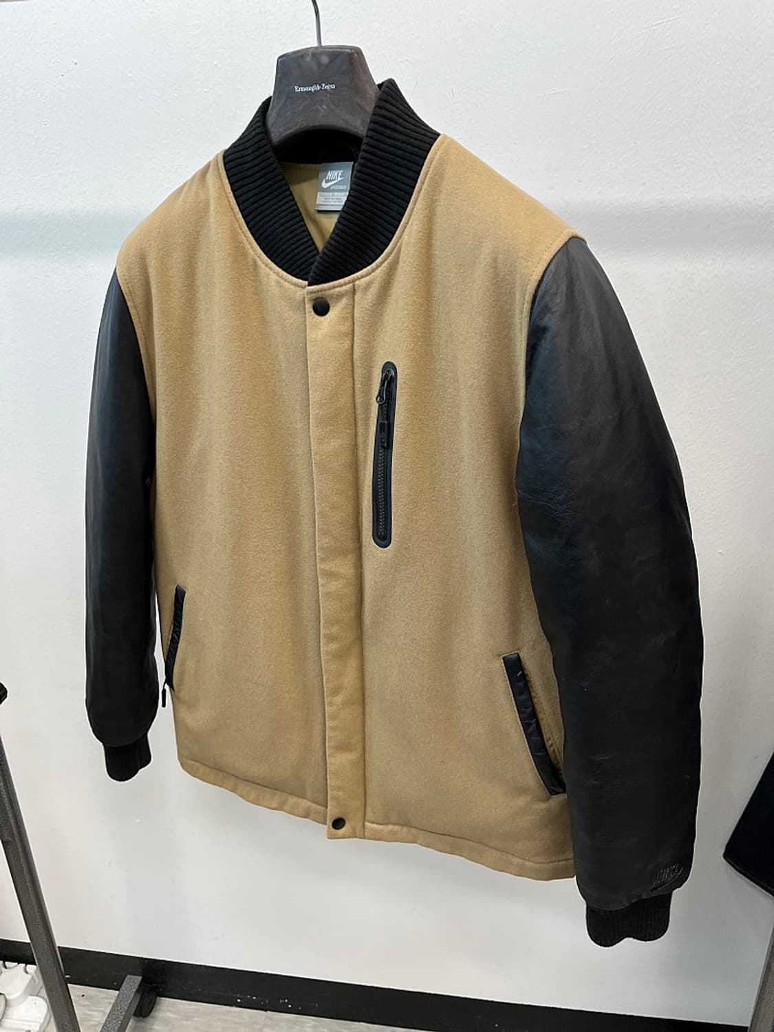 100-105) 나이키 구스다운 바시티  상품이미지1