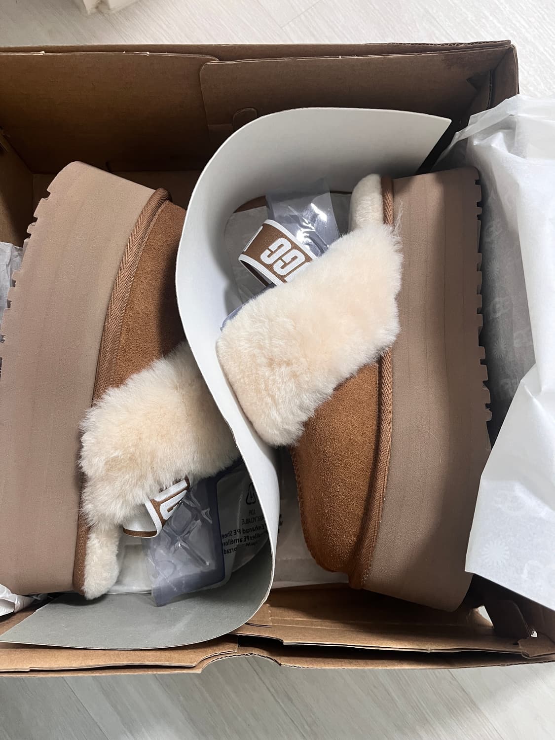 Ugg 펀케트 플랫폼 상품이미지1