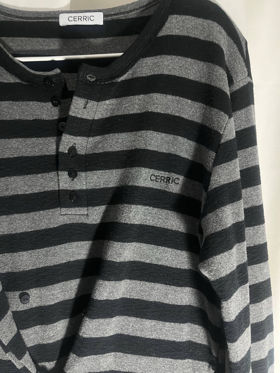 세릭_STRIPE HENLEY NECK TOP 상품이미지6