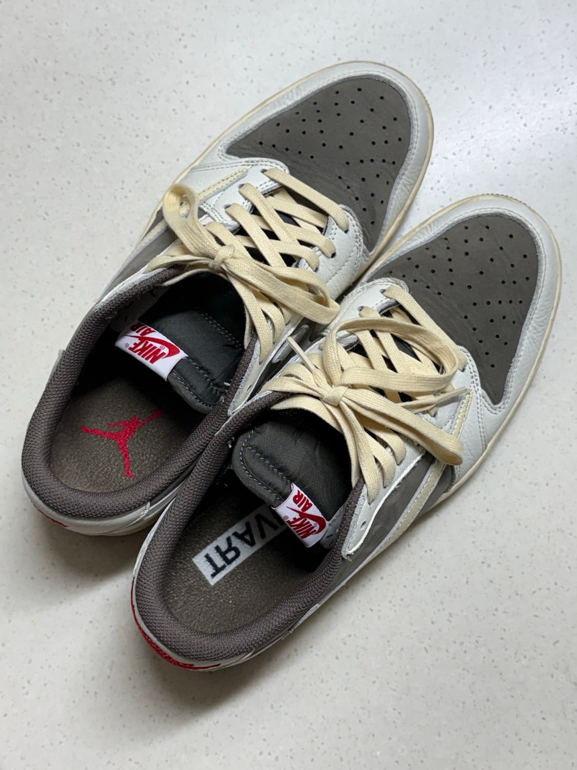 조던 1 x 트래비스 스캇 레트로 로우 OG SP 세일 앤 리저록 상품이미지5