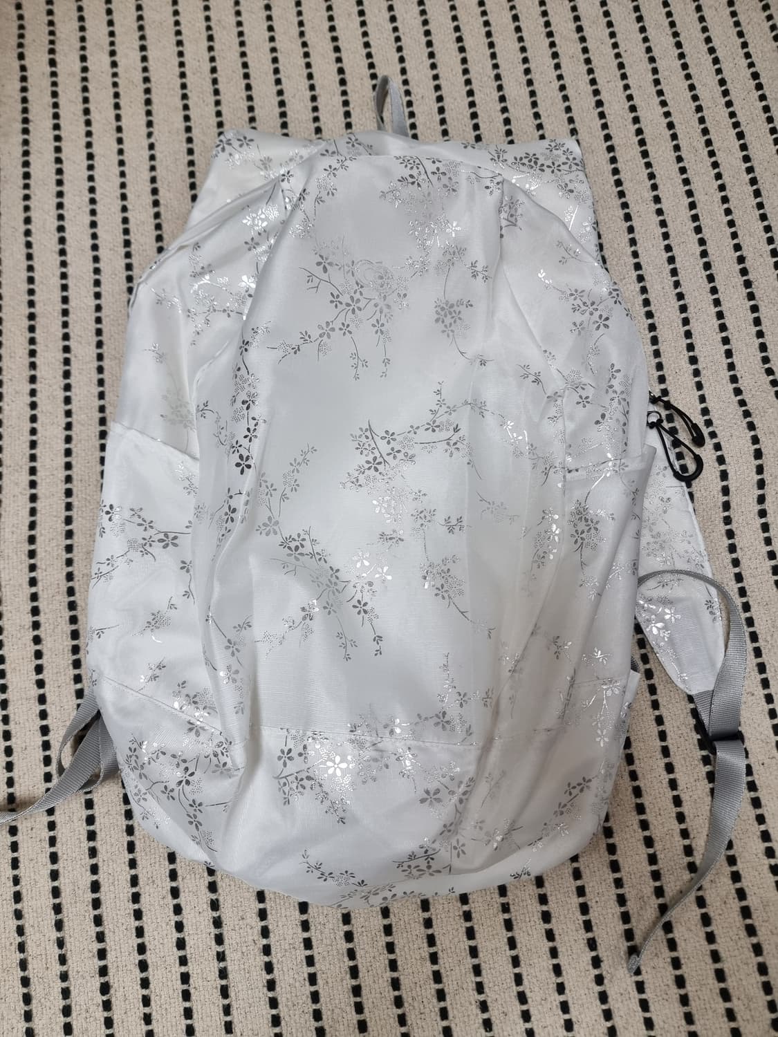 콜로신스 백팩 상품이미지1