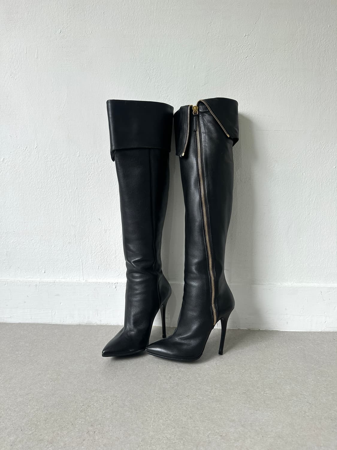 쥬세페자노티 키드스킨 레더 지퍼 니하이 부츠 상품이미지1