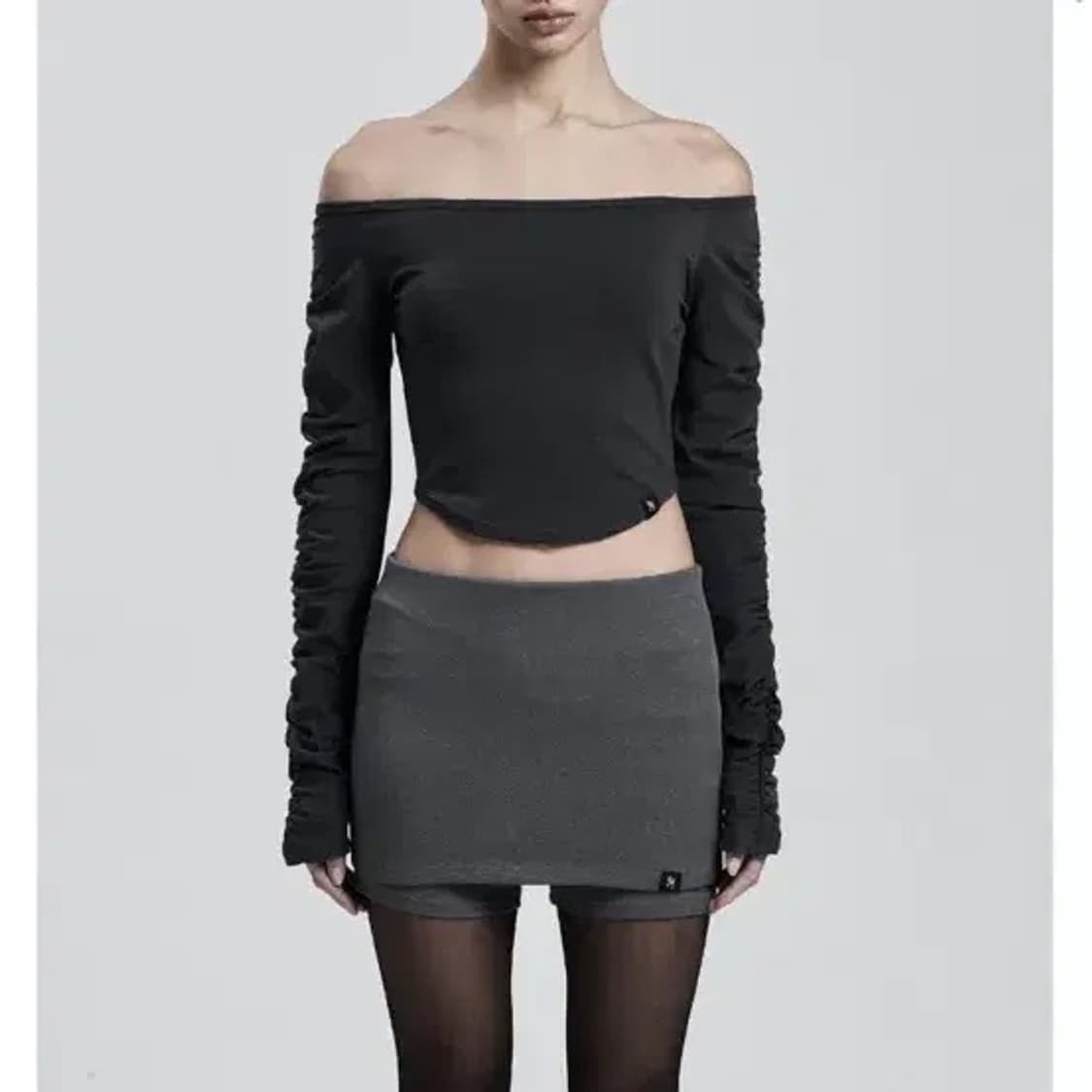 시너진 셔링 오프숄더 탑 차콜 상품이미지1