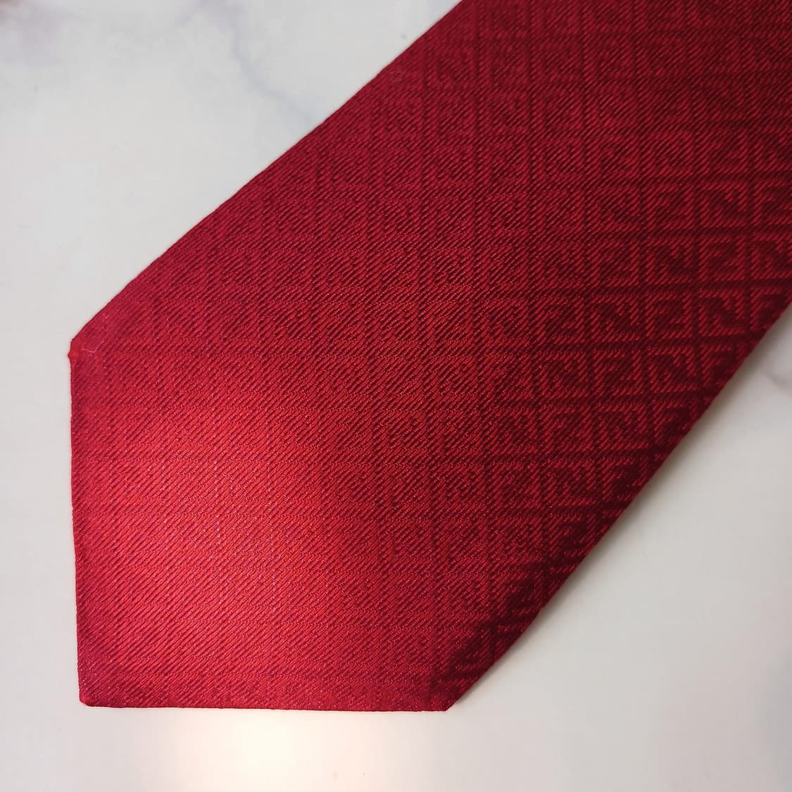 FENDI 펜디 실크 레드 로고 패턴 넥타이 8.3cm A등급 E746
 상품이미지4