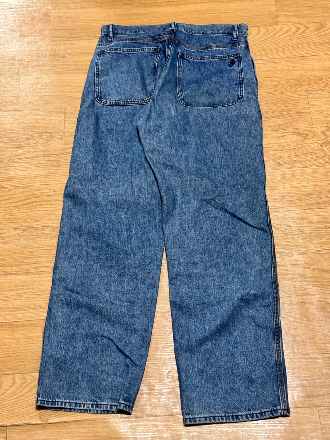 유니클로 x JW앤더슨 JWA 와이드 핏 스트레이트 진 데님 청바지 상품이미지2