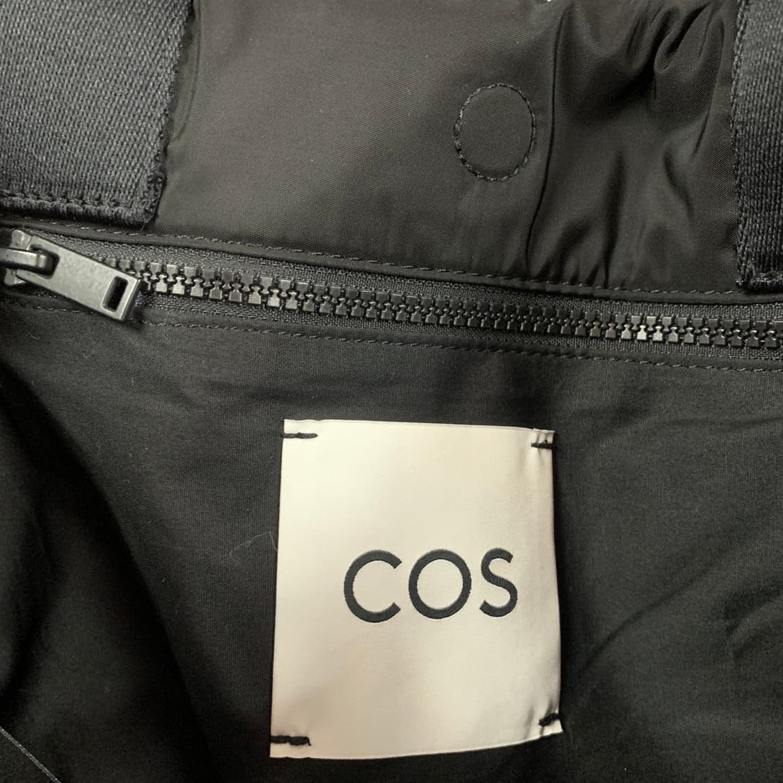 COS 코스 블랙 패디드 쇼퍼백 상품이미지7