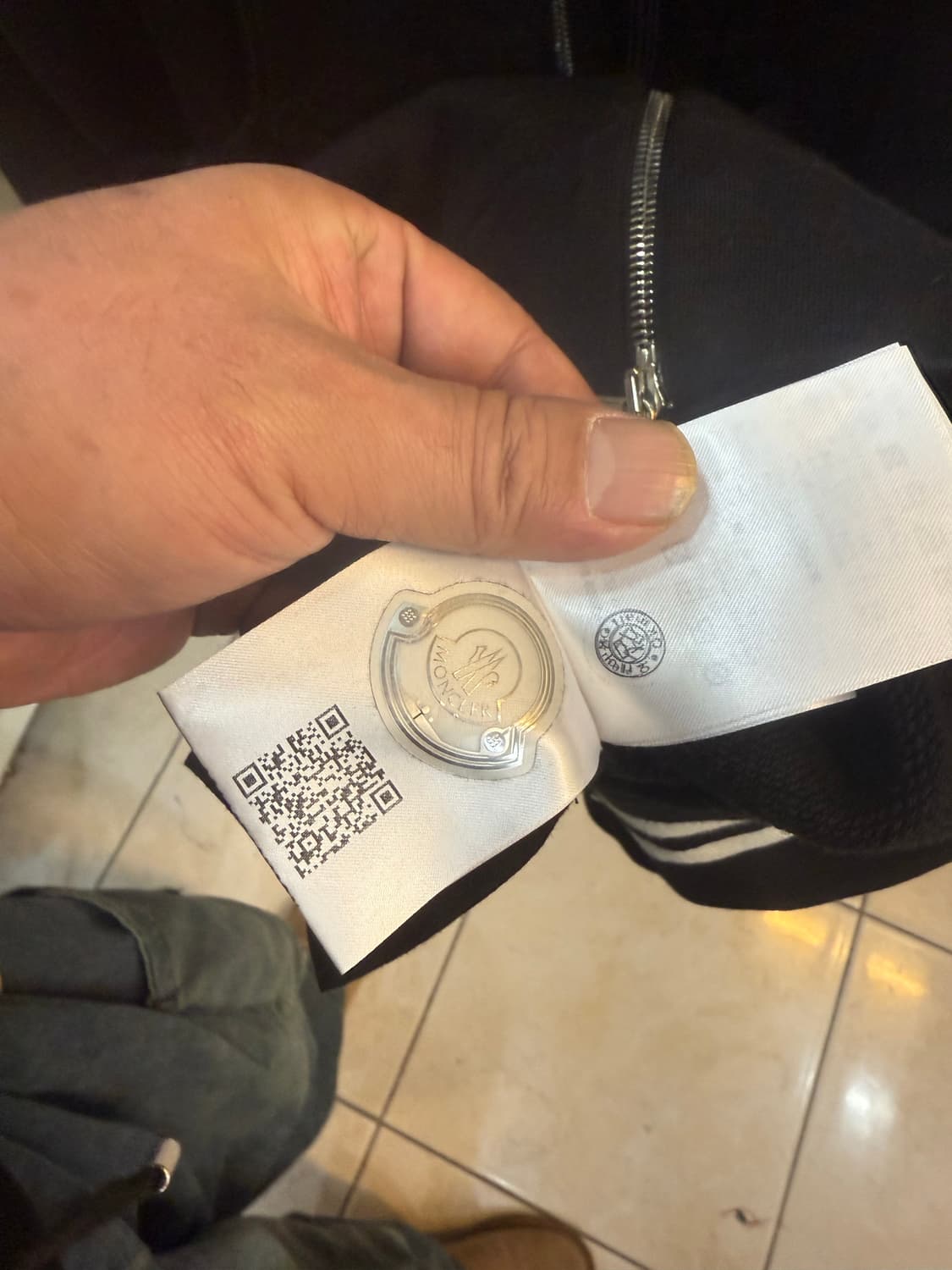 105/22ss 정품 몽클레어 후드집업 팝니다 상품이미지8