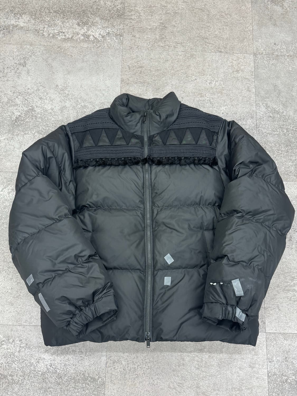 언더커버 23aw Tribal Motif 패딩 4사이즈(하자제품) 상품이미지1