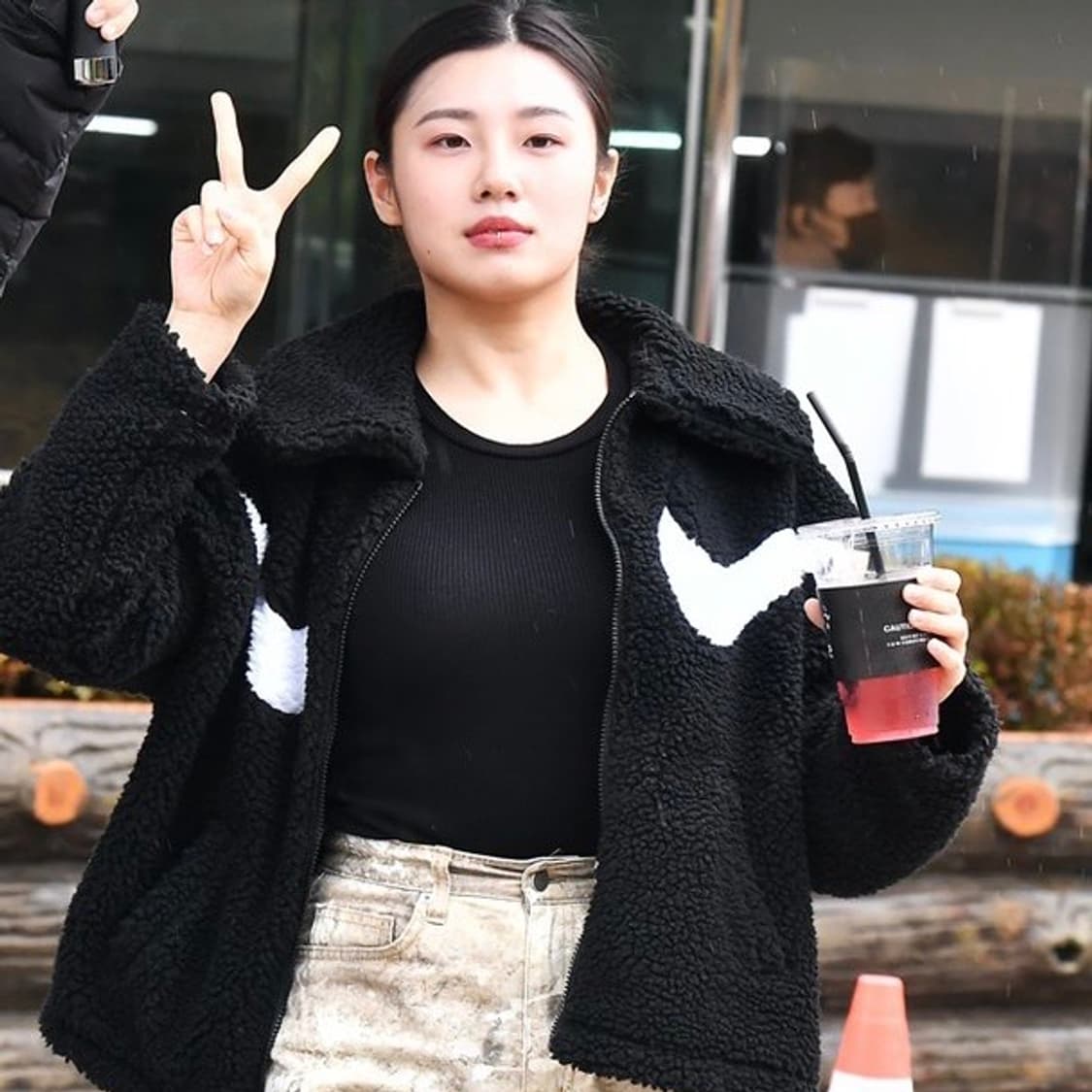 NIKE swoosh shrpa jacket 상품이미지2