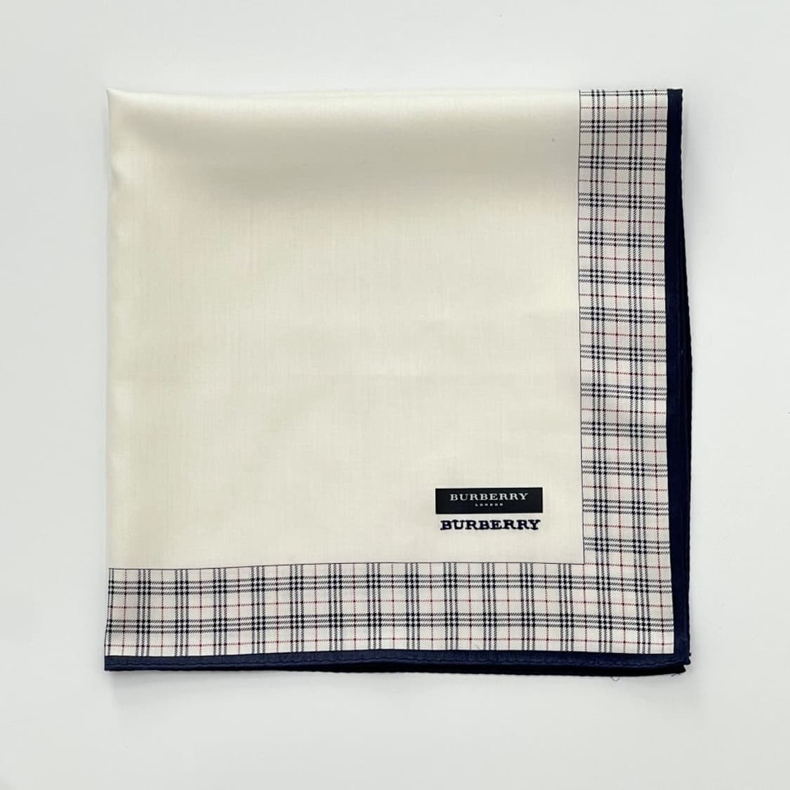 (새상품) burberry /버버리 쁘띠스카프 손수건 상품이미지6