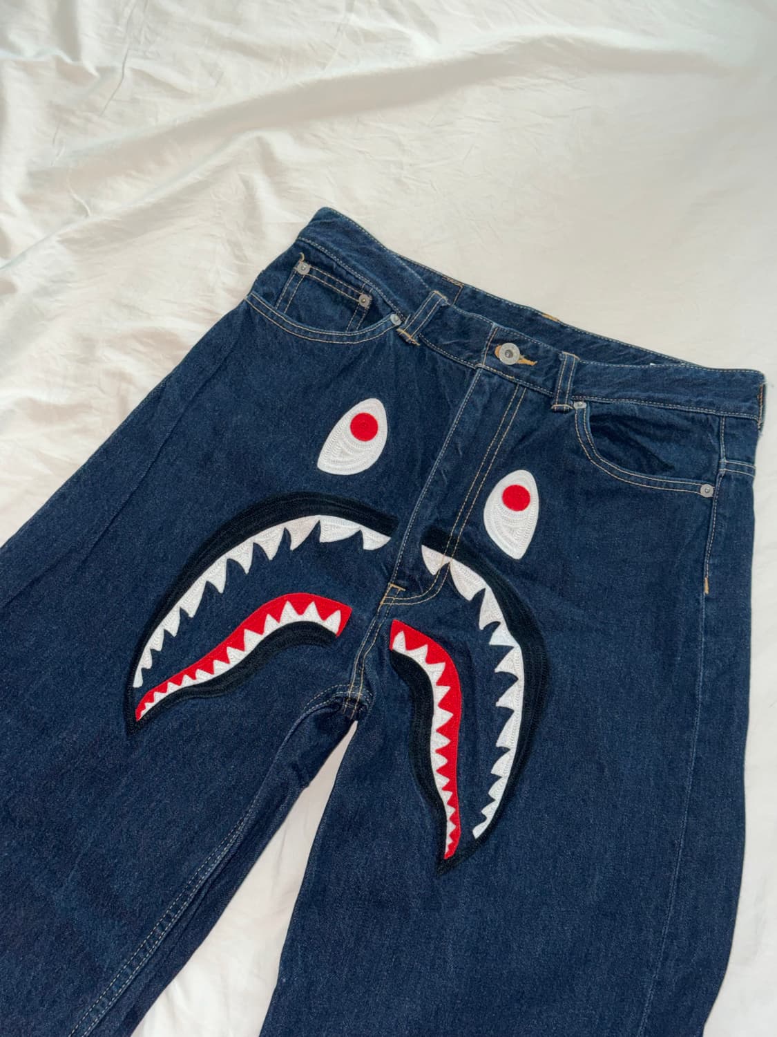 초희귀) 베이프 샤크 자수 데님 상품이미지1
