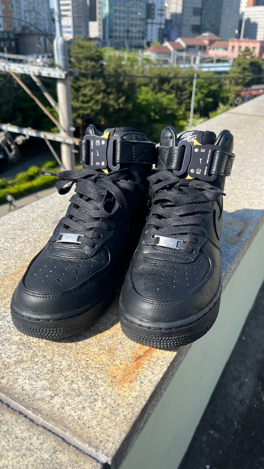 [255] ALYX x Nike 에어포스 1 하이 트리플 블랙 상품이미지1