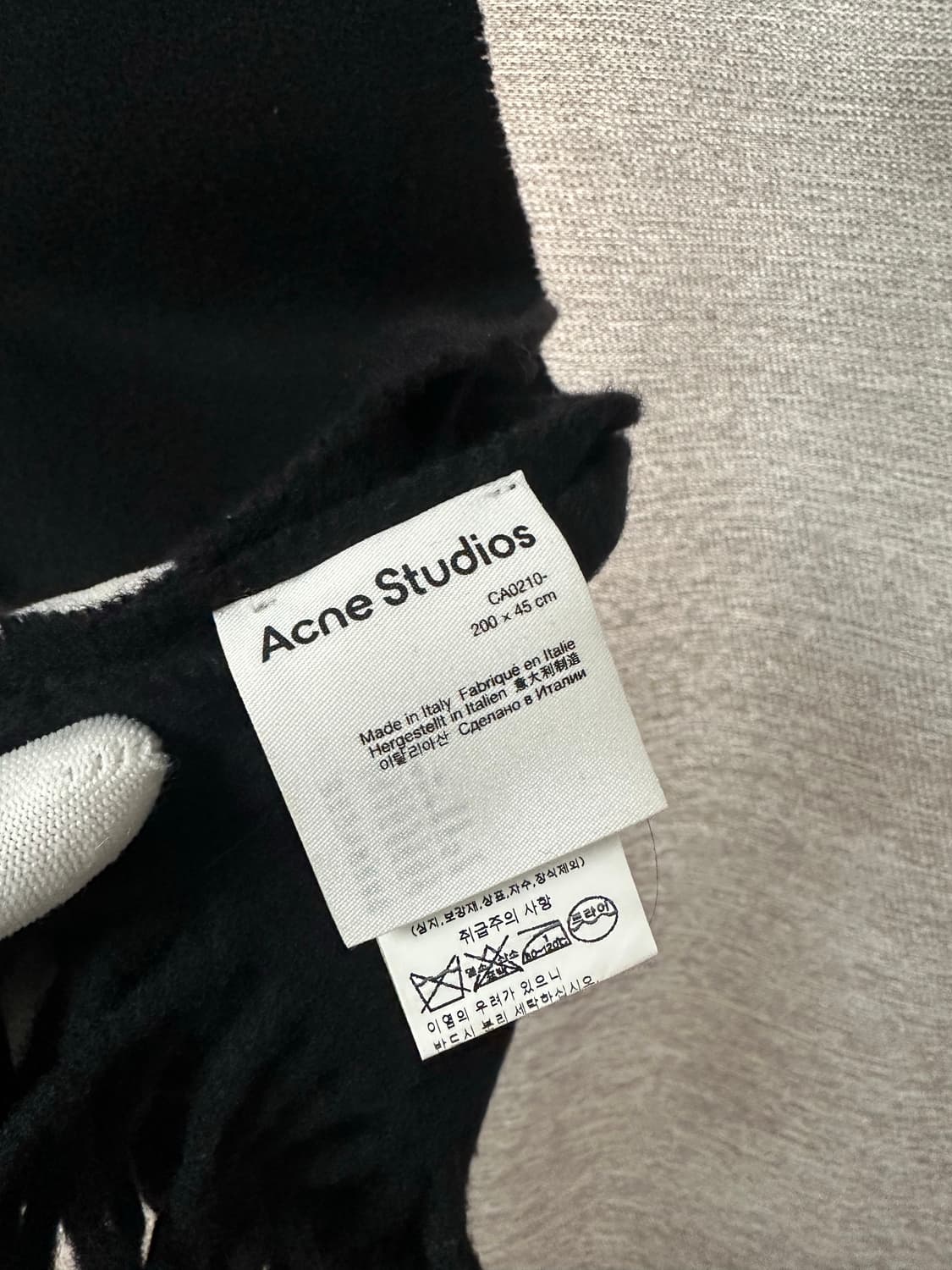 아크네스튜디오 머플러 블랙 (OS) 상품이미지2