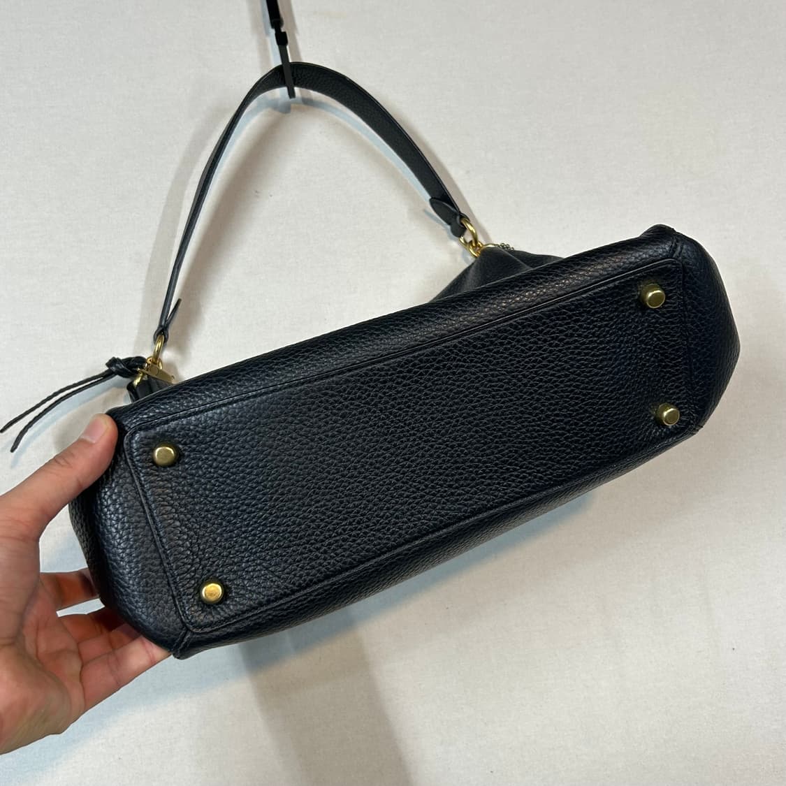 코치 COACH 블랙 페블 레더 숄더백 호보백 가방 상품이미지9