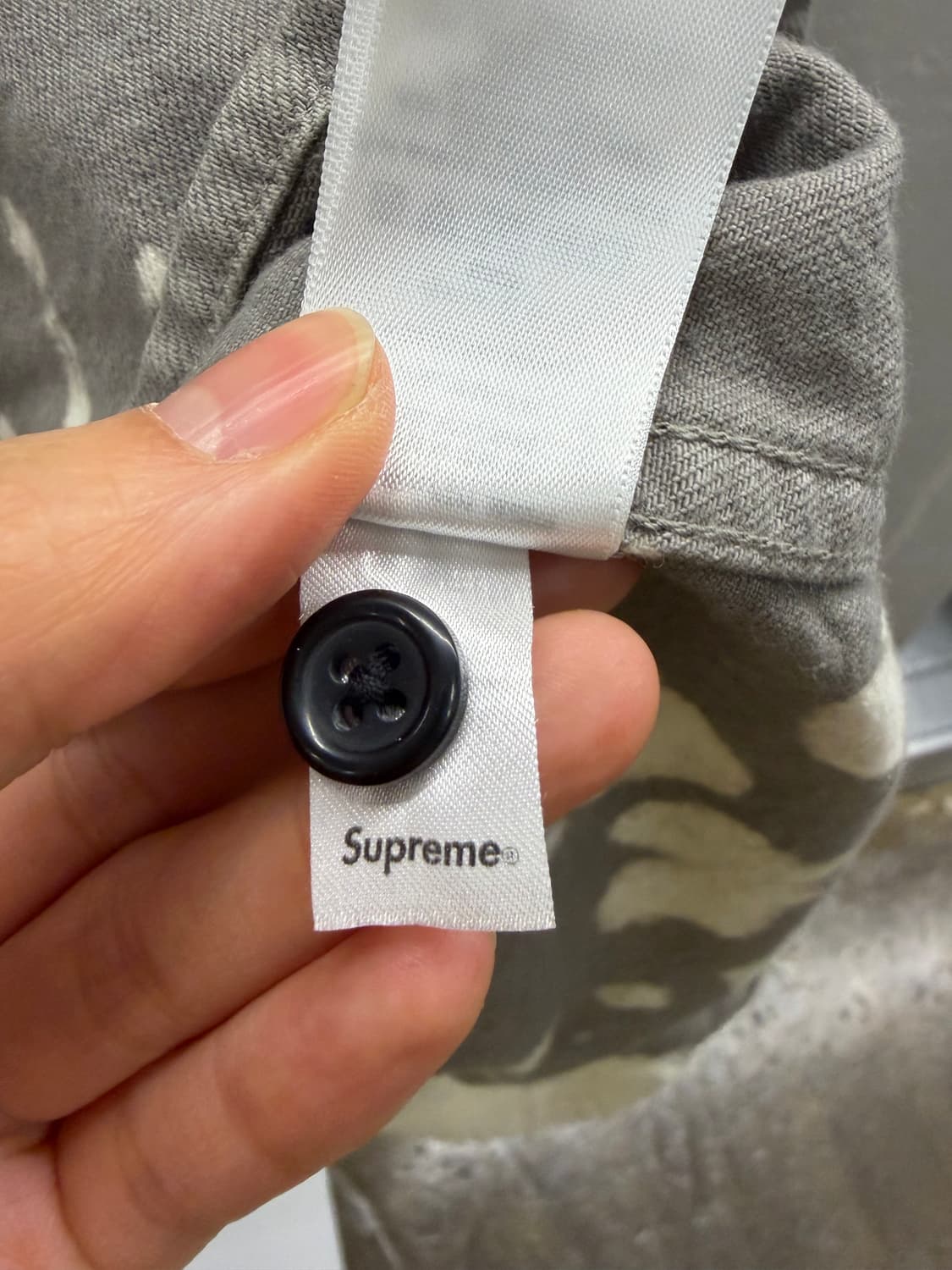 Supreme hooded denim shirt bleached 25SS 상품이미지9