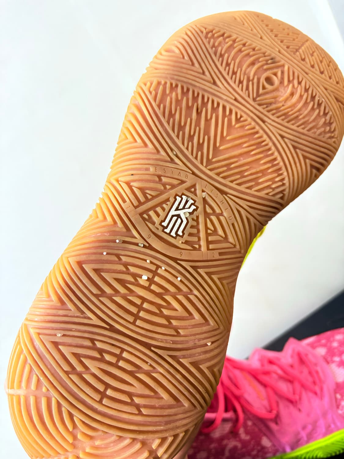 나이키 카이리5 스폰지밥 뚱이 에디션 상품이미지8