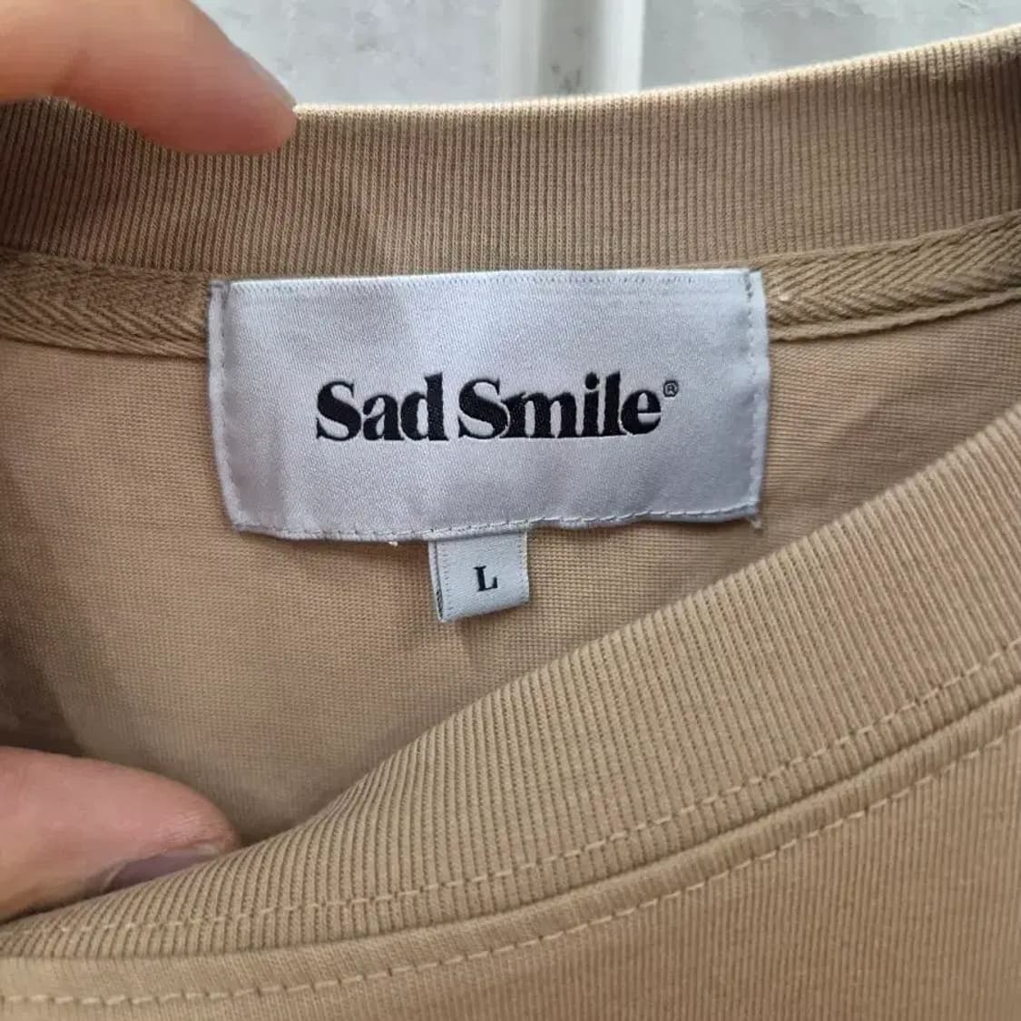 Sad Smile 베이지 반팔티 L 상품이미지3