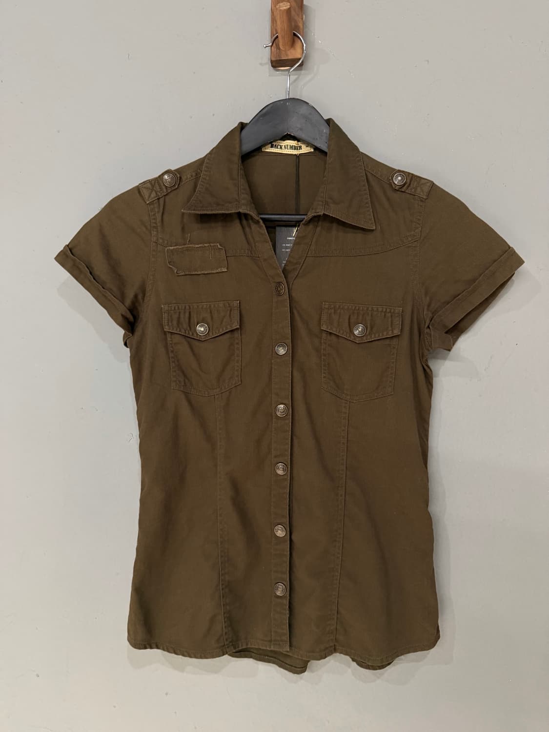 back number v-neck pocket shirt 상품이미지5