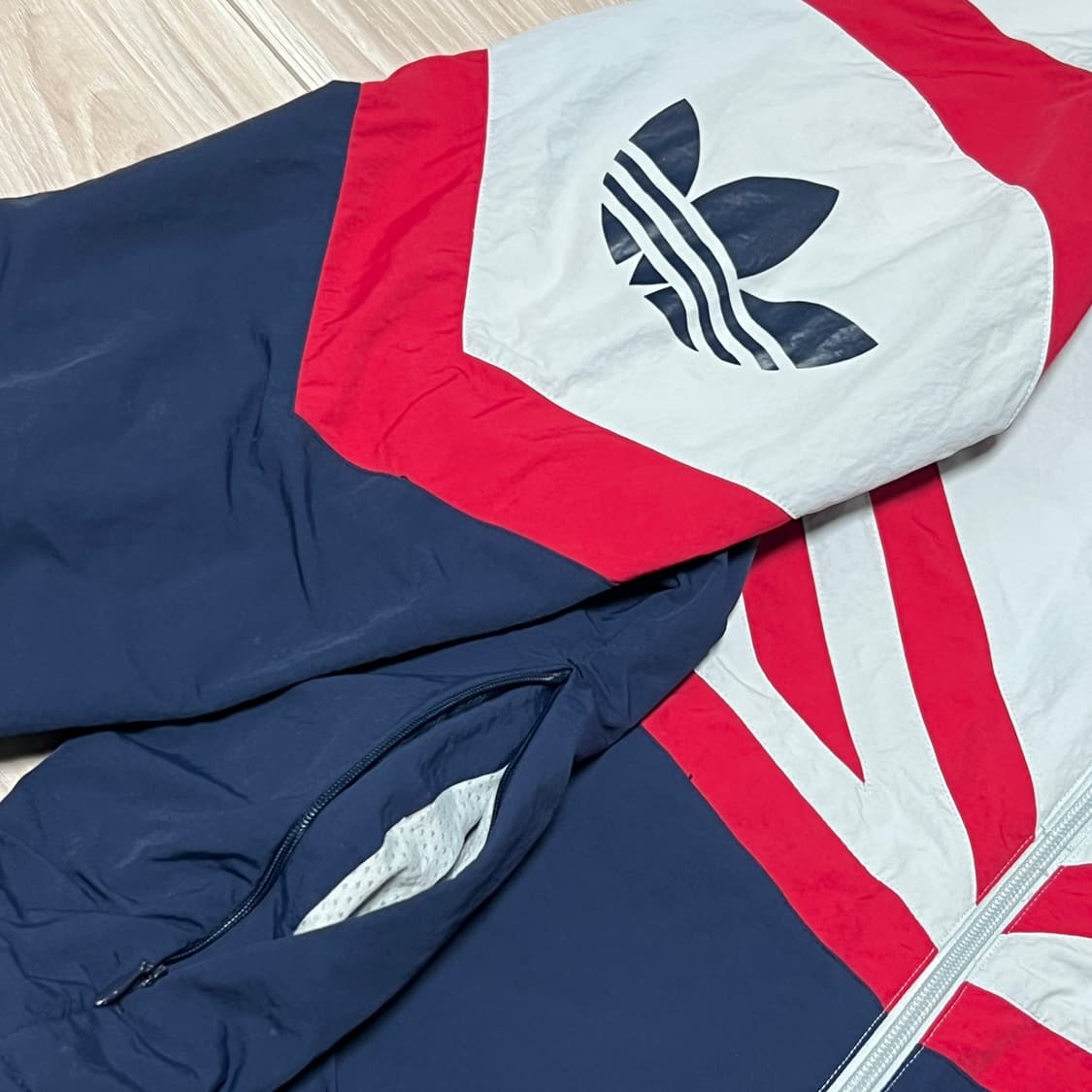 아디다스 오리지날 바람막이 L사이즈 상품이미지4