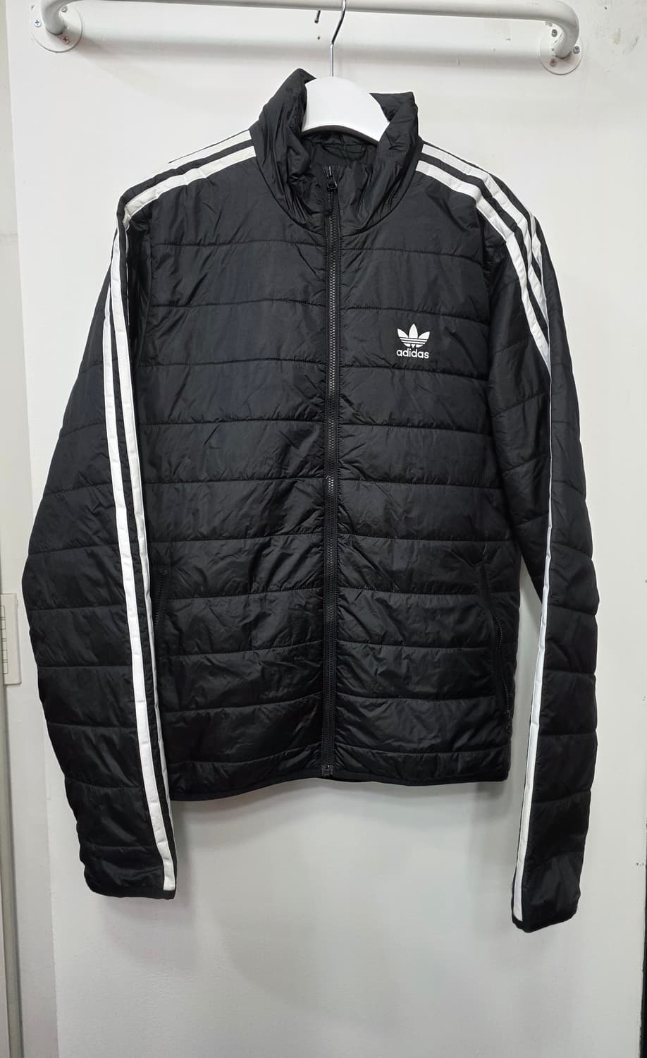 아디다스 남성 경량 패딩 상품이미지1