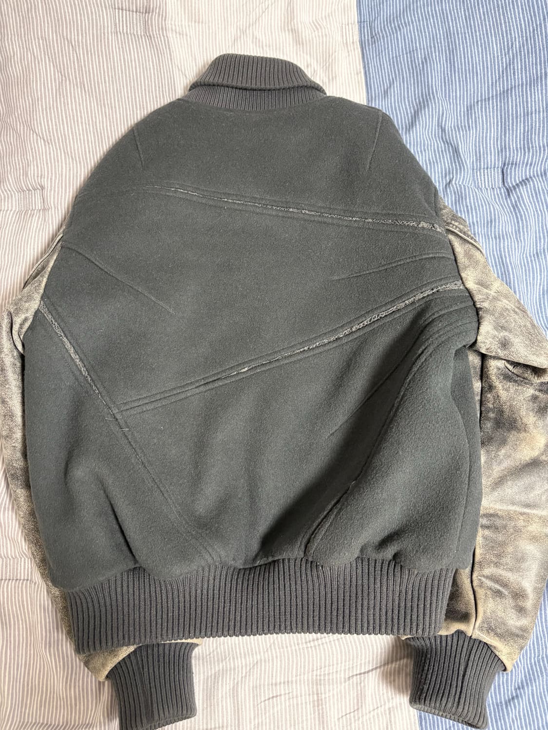 엑슬림 ep6 바시티 네이비 팝니다.(xs) 상품이미지2